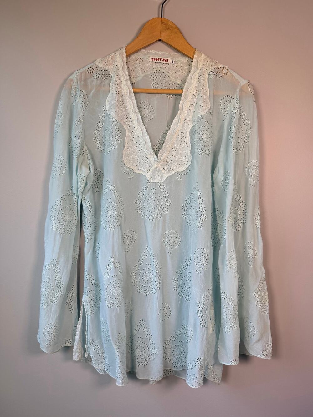 Johnny Was Size M Eyelet V-Neck Tunic Top Light Blue